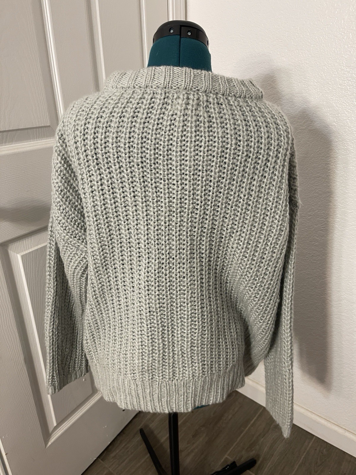 Size large Universal Thread cable knit crewneck p… - image 2