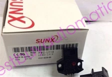 New 1Pcs Sunx Photoelectric Sensor PM2-LF10 PM2-LF10 tl