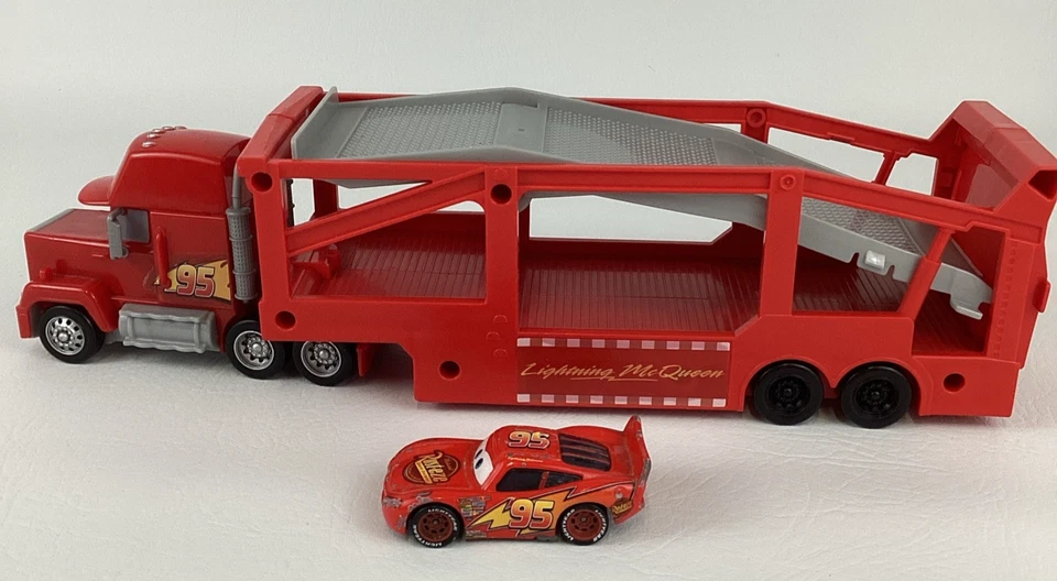 Disney Pixar Cars Mack Hauler Semirremolque Vehículo Transportador Lightning McQueen Foto 4 de 4