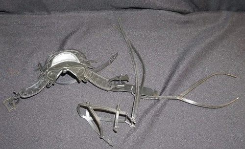 Nice Marx Johnny West Original Black Western Saddle & Harness Set