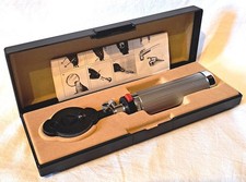 RIESTER: Oftalmoscopio Professionale – Made in Germany