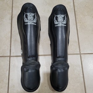 Top King Boxing Shin Guards Unisex Muay Thai Kickboxing Genuine Leather Medium M