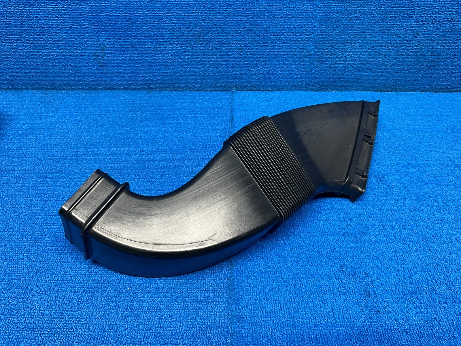 2005 - 2010 BENTLEY CONTINENTAL GTC  RIGHT SIDE AIR INTAKE HOSE PIPE OEM