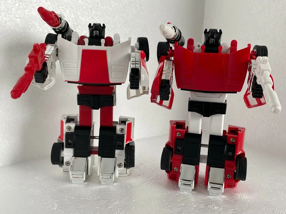 TRANSFORMERS G1 Reissue Red Alert And Sideswipe Brand New Free SpeedPAK Shipping - Image 3 of 4