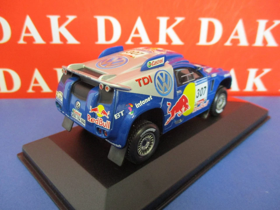Die cast 1/43 Modellino Auto Volkswagen Touareg 2000 Red Bull Dakar 2006 C.Sainz - Immagine 3 di 4