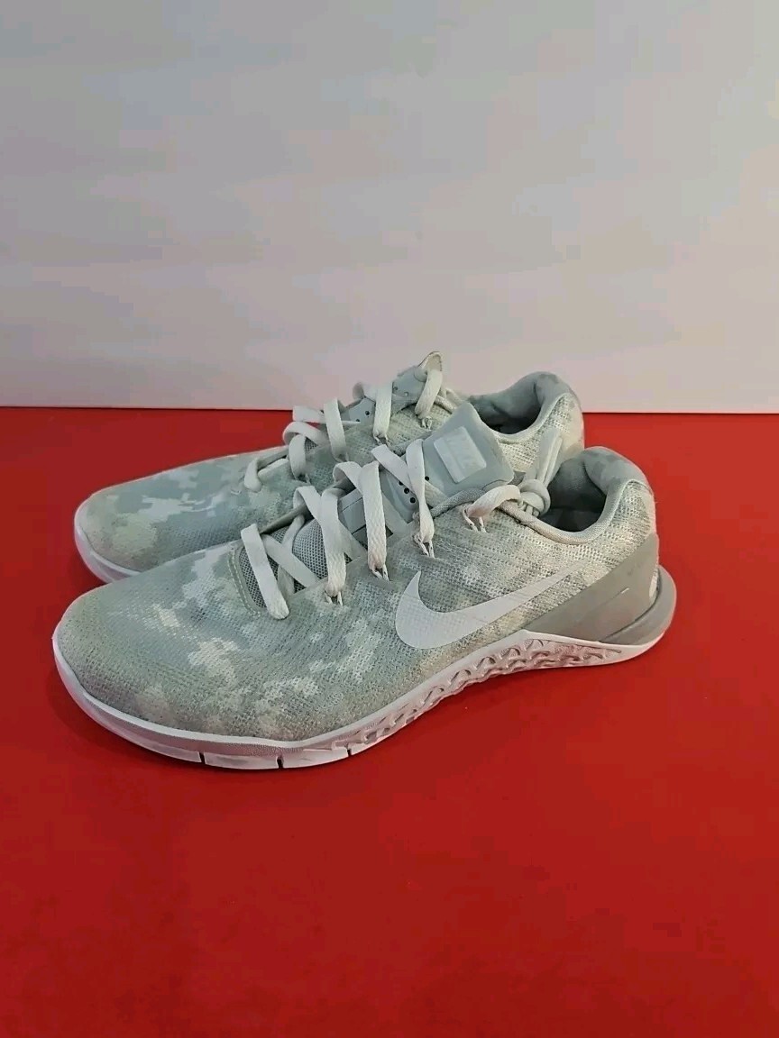 Nike Women's Metcon AMP Wolf Grey White Pure Platinum US Size