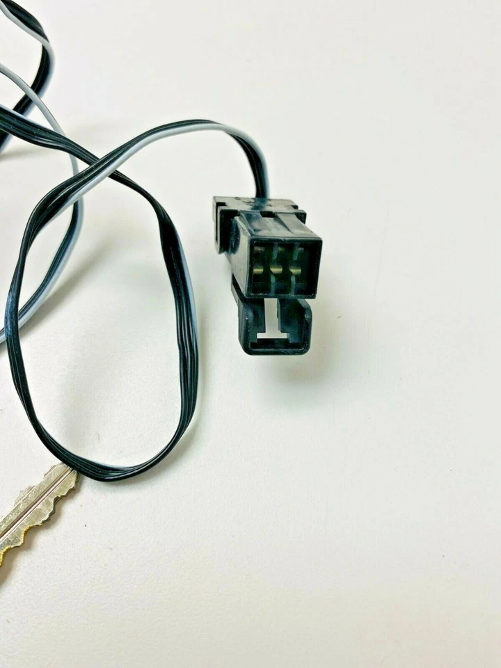 Standard Motor Products US319L Ignition Key Cylinder Made in Mexico - Image 4 of 4