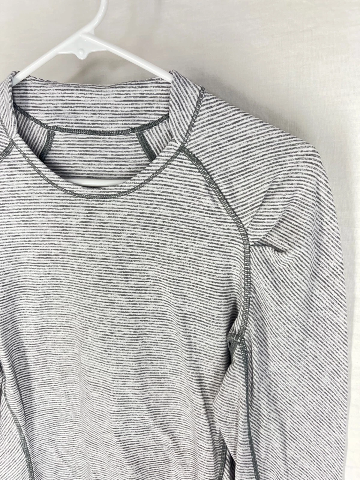 lululemon pullover stretch long sleeve athletic active shirt