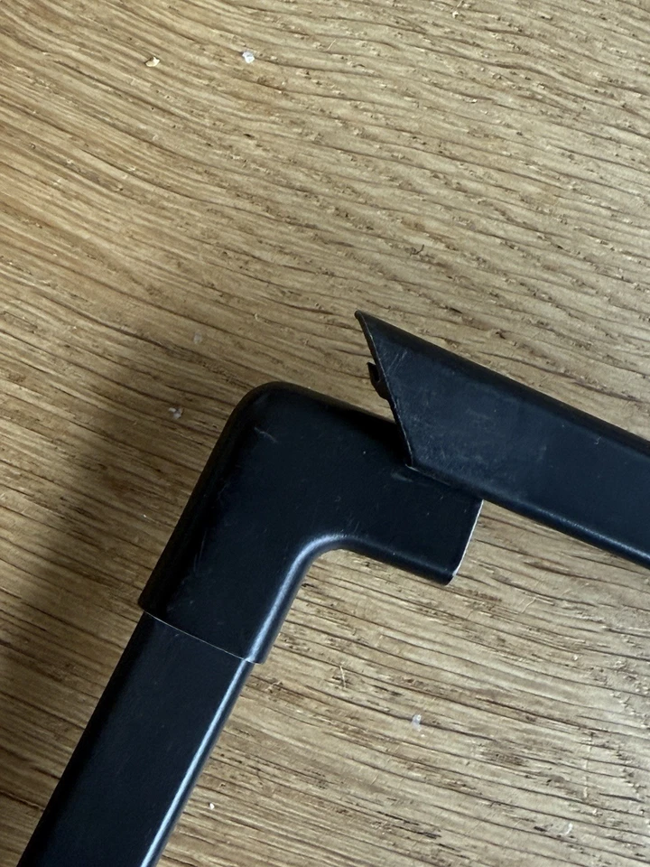 Cuadro ventana trasera derecha Porsche 930 Turbo 1984 usado negro original Foto 3 de 4