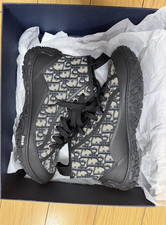 Dior B28 HT Oblique Jacquard High Top Lace-Up...