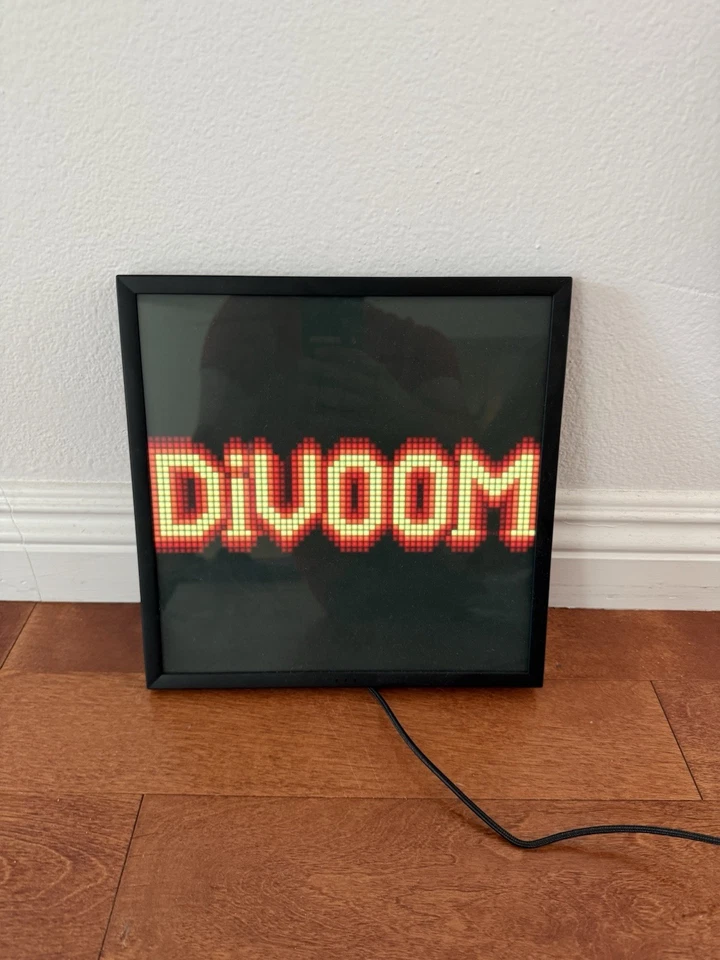 Divoom Pixoo-64 - WiFi Pixel Cloud Digital Frame with APP Control,64 X 64 LED - Image 3 of 3