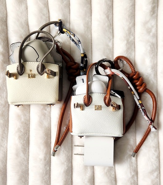 Accesorio de Bolso de Moda Dije | Estuche Cargador para AirPods Lujoso Porta Bolso 4