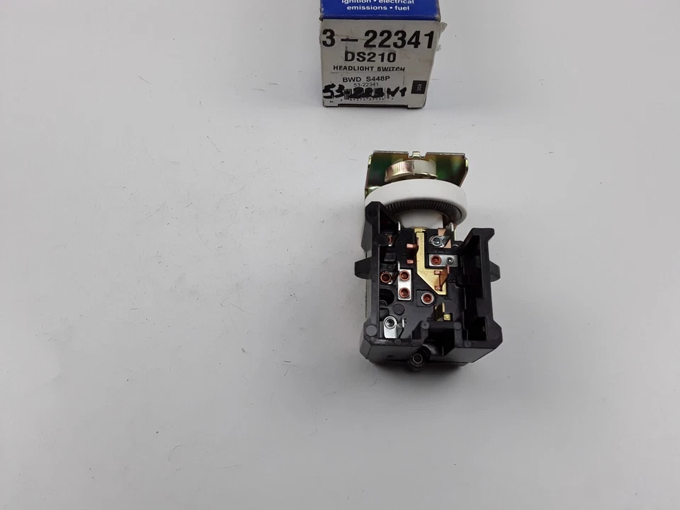 Interruptor de faros para Mercury Grand Marquis, Lynx, Cougar, Capri, Ford Ranger, Mustang Foto 3 de 4