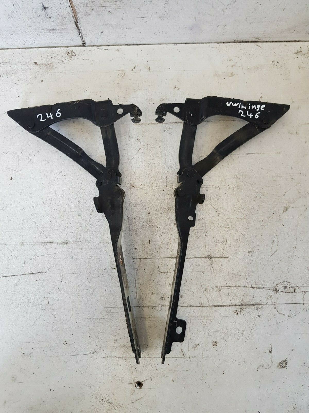 VW GOLF MK6, O/S RIGHT + N/S LEFT SIDE BONNET HINGES SET 5K0823301C 5K0823302C