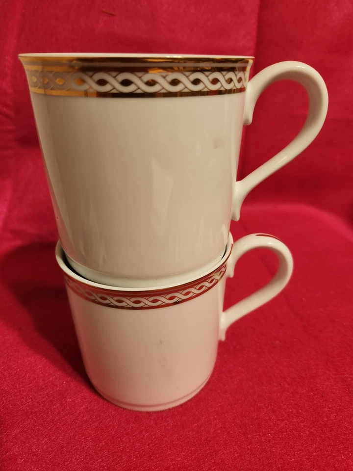 2 TAZAS WEDGWOOD GRANV EMBAJADA COLECCIÓN. 3,5" D × 3. 3/8" ALTO BLANCO CON ORO... Foto 3 de 4