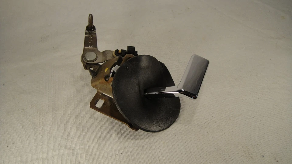 1989-1993 CADILLAC DEVILLE FWD LH REAR INTERIOR CHROME DOOR HANDLE - Image 3 of 4