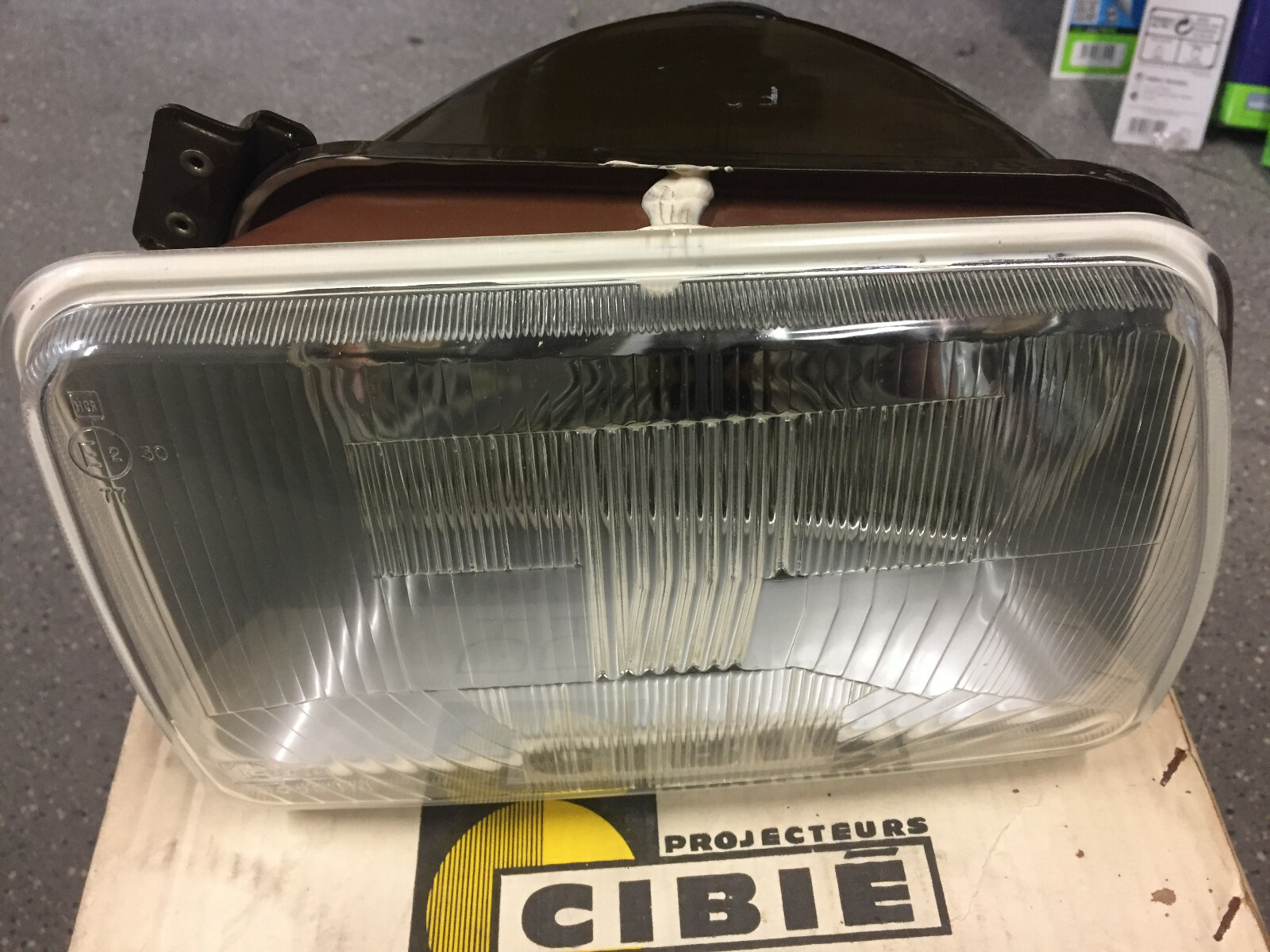 Phare R14 gauche Cibie H4 ancien modèle projecteur Valeo 068874 pour pièce Renault 14