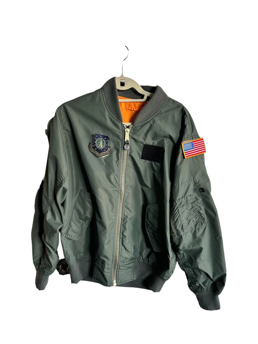 Bomber command – the classic men's jacket is back in style, Fashion