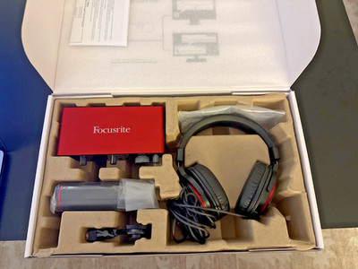 Scarlett Solo 3rd Gen USB Audio Interface for Guitarists, Vocalists, Podcaste...