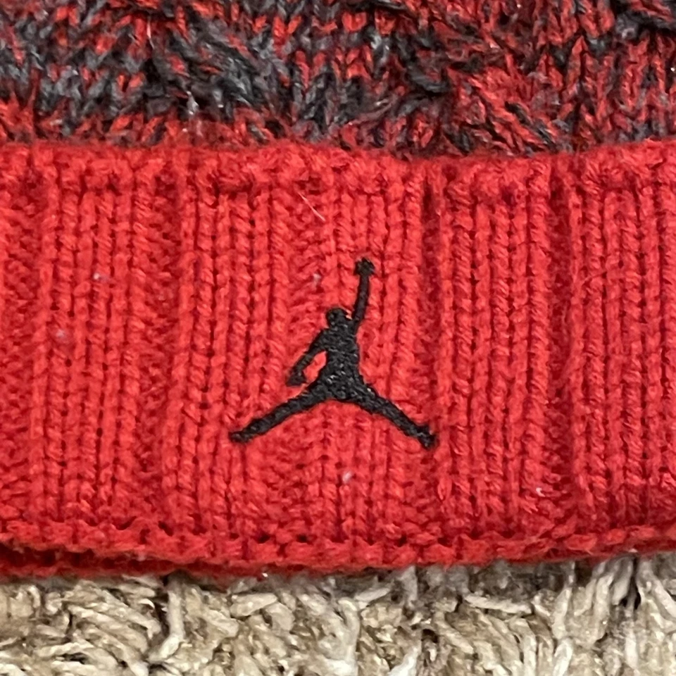 Gorro Air Jordan Tejido Pom Juvenil Rojo Negro Mármol Puños Acrílico Invierno Jumpman Foto 3 de 4