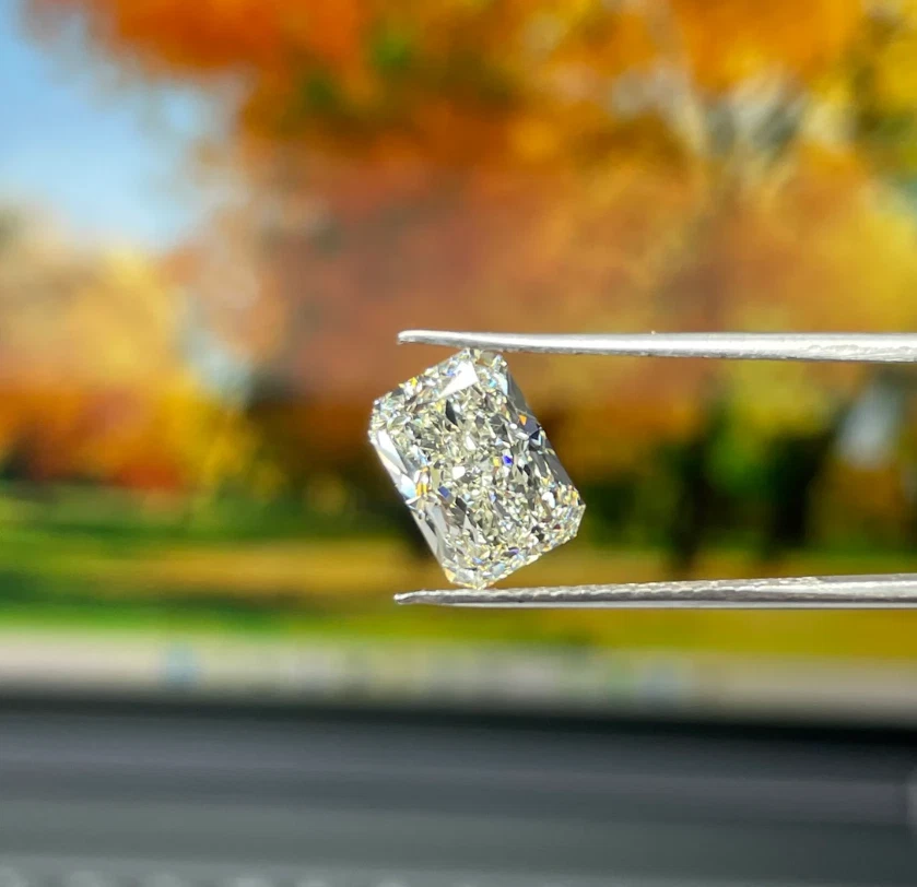 1.72 Ct RADIANT Cut 6x8 F Color VS1 Clarity Certified Lab Grown CVD Diamond - Image 2 of 4