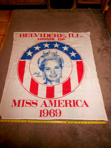 VINTAGE 1969 MISS AMERICA COTTON SOUVENIR PENNANT - WALL HANGER 36x38 in - Z 571