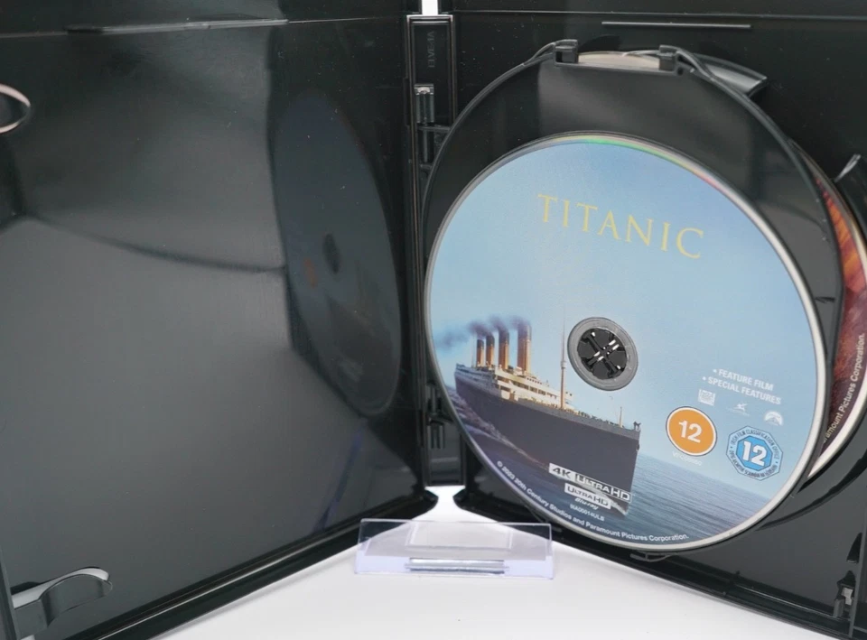 Titanic / 4K UHD / Blu Ray / Leonardo DiCaprio / Kate Winslet - Image 2 of 4