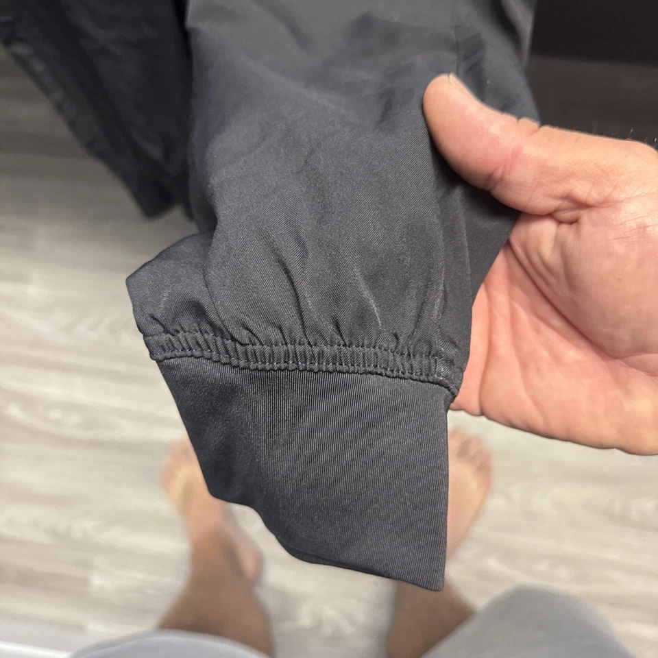 2 Pairs Medcouture Scrub Pants And 1 Scrub Top XS - Image 4 of 4