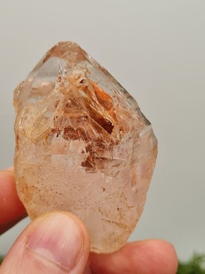 Skelett roter Ton Quarz Spitze Madagaskar himmlisch natürlich terminiert 61g