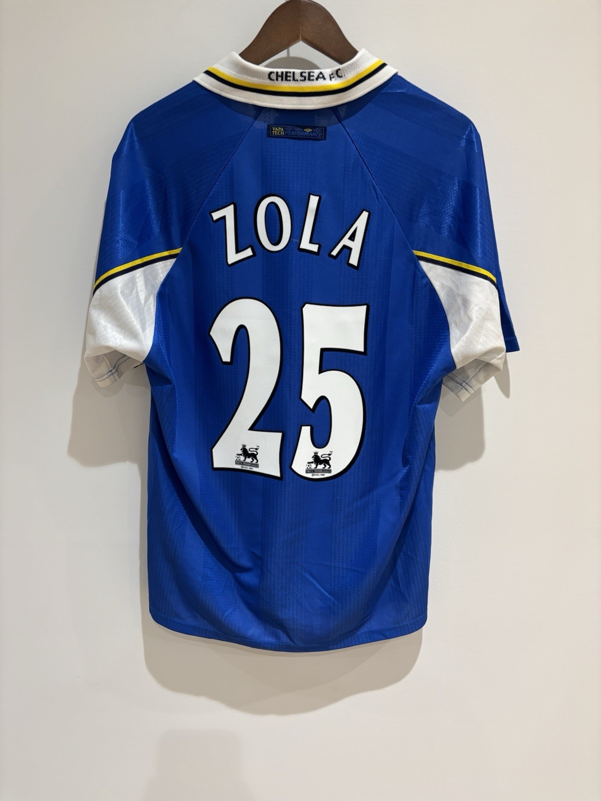 Vintage Chelsea 97/99 Home Soccer Football Jersey Zola Size L