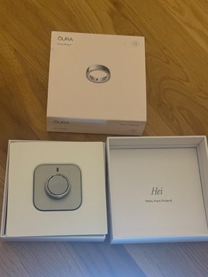 OURA Ring 4 Größe 12 - Silber, neuwertig von Juni 2025 & Sizing Kit