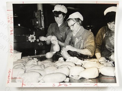 Frauen machen Haggis Fochabers Fabrik Schottland Lebensmittelproduktion um 1970 Foto