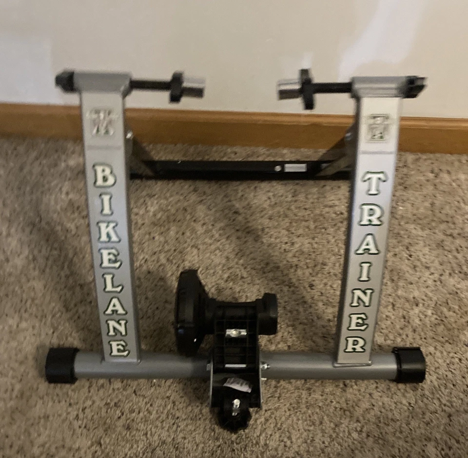 Entrenador de bicicleta - Convierte bicicletas en una bicicleta estacionaria de interior Foto 2 de 4