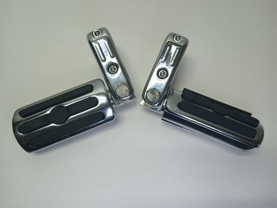 Harley-Davidson Chrome & Rubber Highway Footpegs w/ Billet Engine Guard Mounts