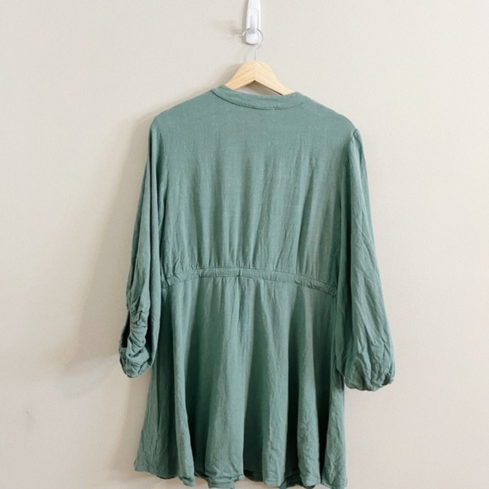 Entro Sage Green Linen Blend Dress Gem