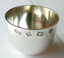 FAUST-BECHER =  " CHARLY " SILBER, aus BIRMINGHAM, 4 SILBER-Schlagzeichen = TOP