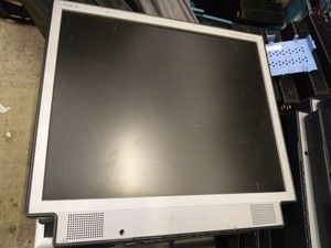 monitor with integrated speakers