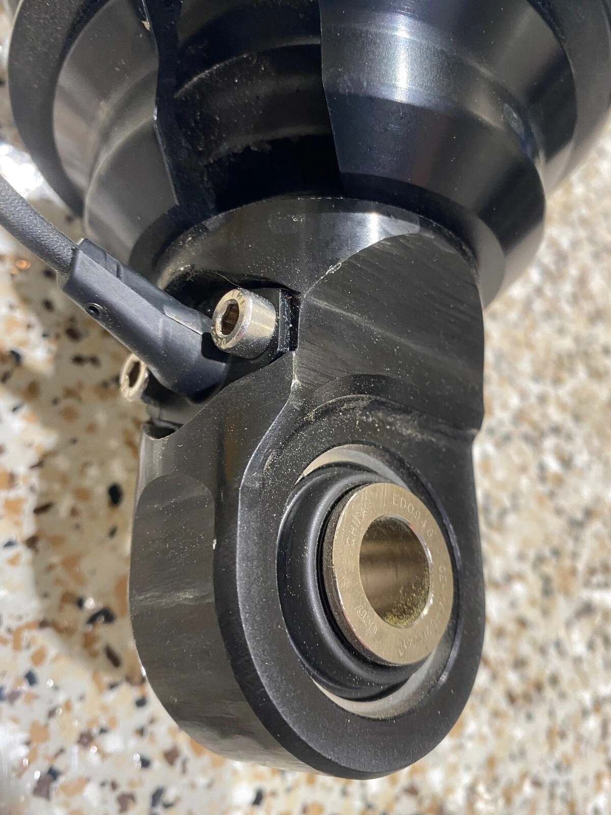 Can Am Maverick R SUSPENSION FOX SHOCK IBS LIVE VALVE FRONT RIGHT