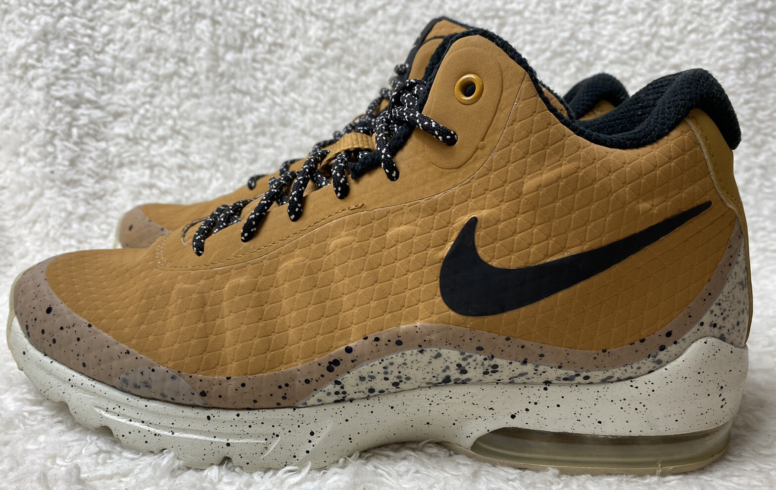 Size 8 - Nike Air Max Invigor Mid Wheat 
