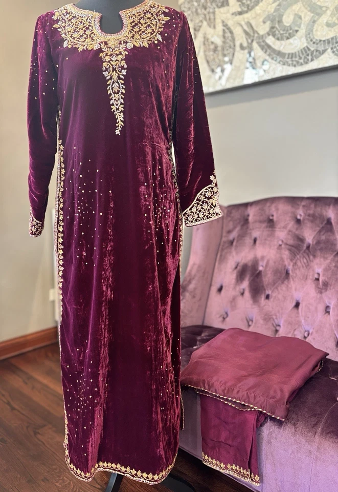 Paquistaní shalwar Kameez terciopelo formal fiesta ropa bordada a mano nunca usada XS Foto 2 de 4