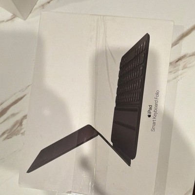 Apple Smart Keyboard Folio Black Built-In Keyboard Smart Connector