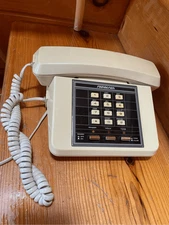 Vintage Soundesign Model 7255 AR Retro Desk Telephone 1980's Phone