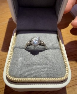 Beautiful Vintage 1.35ct Diamond Engagement Ring