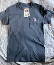 NWT . BEN DAVIS Short Sleeve CHARCOAL Pocket Logo T-Shirt MENS SMALL