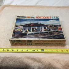 VINTAGE BACHMANN PLASTICVILLE U.S.A. 0-S SCALE SUBURBAN STATION