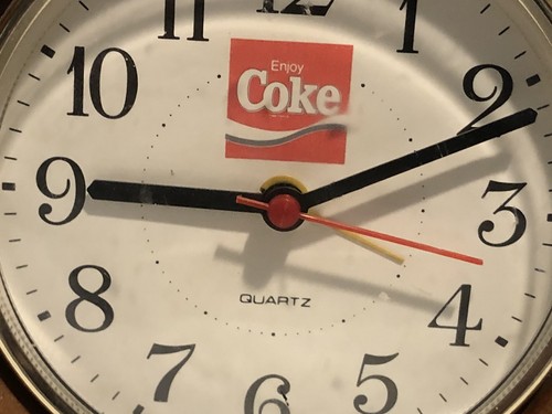 Vintage 1986 Coke Cola Desk Clock For parts or repair 4 1/2 x 4 1/2 - Picture 3 of 6