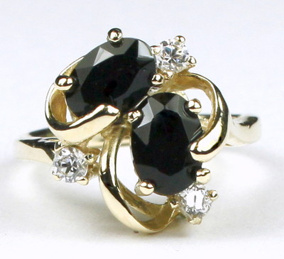 SCHWARZER ONYX mit CZ Akzenten, 10k Gelbgold Damenring - Handarbeit   R016