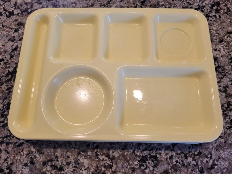 6 Arrowhead #1400 Divided School Church Lunch Trays Melamine Yellow 14" x 10" - Image 2 of 4