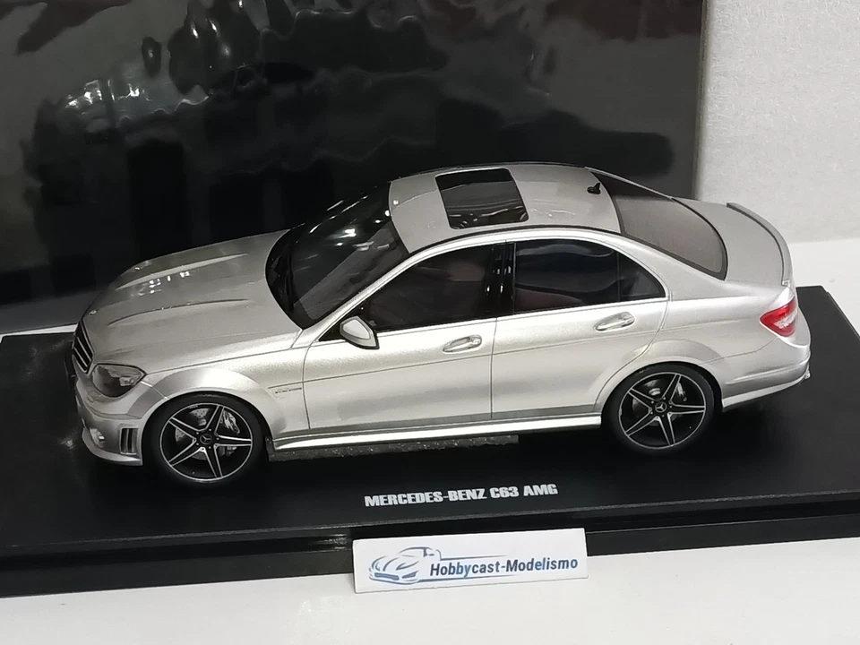 MERCEDES BENZ C63 AMG W204 2008 PLATA METALIC GT SPIRIT GT462 1:18 Limited - Imagen 4 de 4