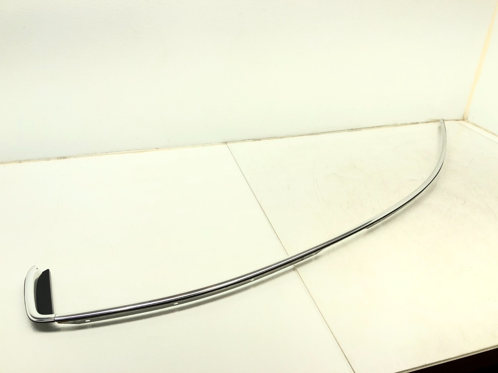 2014-2017 MASERATI GHIBLI LEFT DRIVER UPPER ROOF WINDOW MOLDING TRIM CHROME OEM.